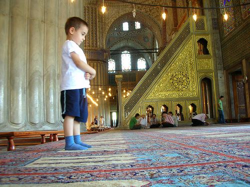 Namaz kılanların resimleri buraya