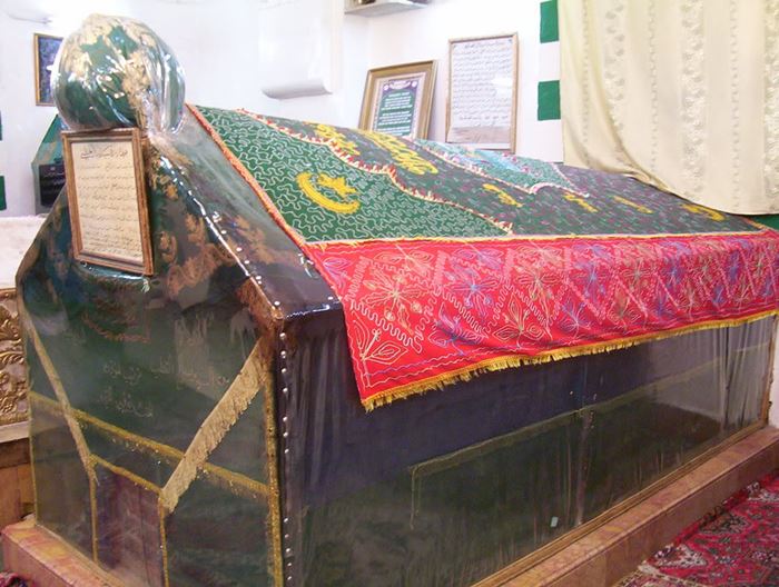 Bilal Habeşi Hz. Ve Ve Abdullah Bin Caferi Tayyarın Kabri şerifi şam Suriye