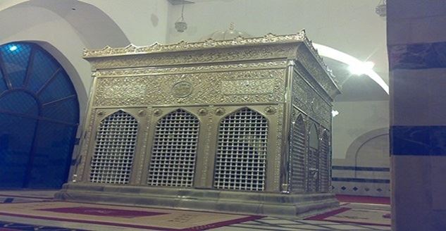 Bilal Habeşi Hz. Ve Ve Abdullah Bin Caferi Tayyarın Kabri şerifi şam Suriye
